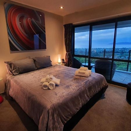 White House Bed & Breakfast Парапарауму Екстериор снимка